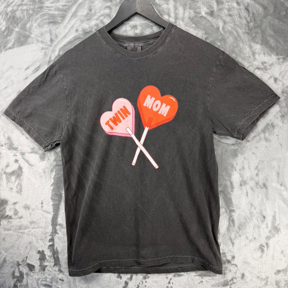 Comfort Colors Twin Mom Heart Lollipop Graphic T-Shirt Gray Vintage Cotton Sz‎ M